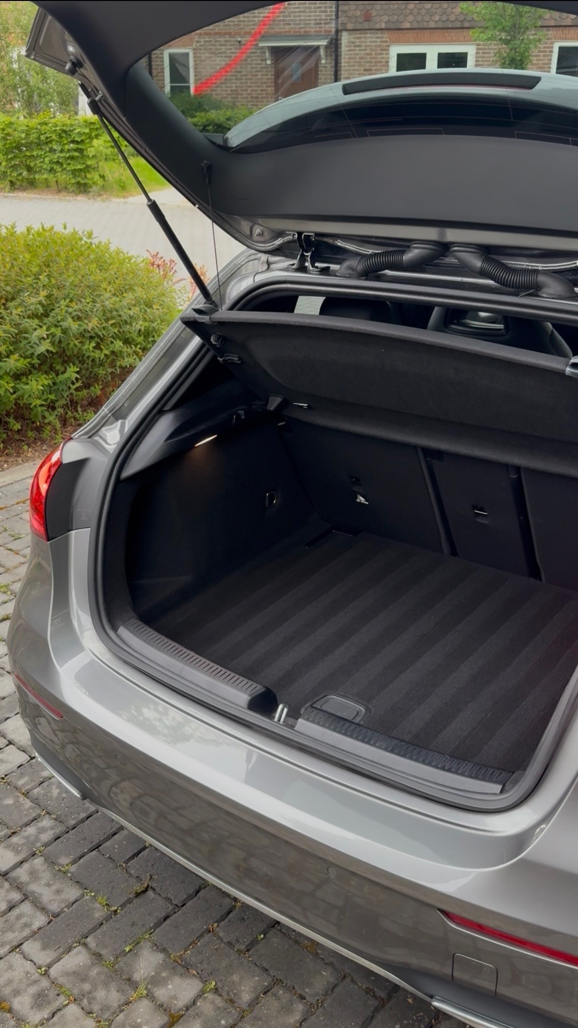 Hatchback boot — deep cleaned and vacuumed